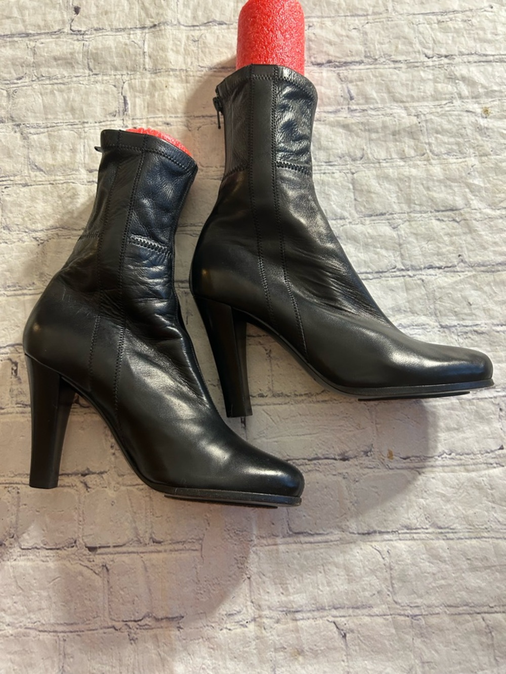 COSTUME NATIONAL SLIM HIGH HEEL BACK ZIPPER LUXURY ITALIAN MID CALF SLEEK BOOTS